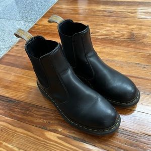 dr marten chelsea boot